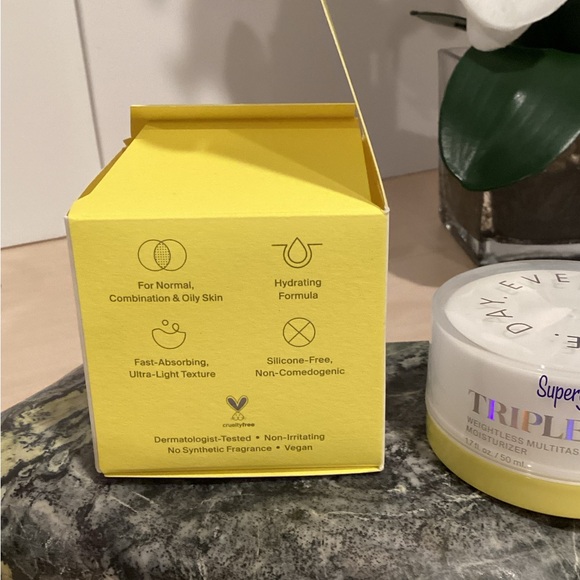 Supergoop! Triple Prep Weightless Multitasking Moisturizer SPF 40 - Picture 5 of 10